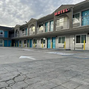 2* Hotel Palm - Newly Renovated